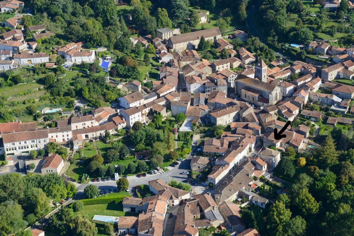 Nanteuil-en-Vallée La Vieille Maison Rose Bed & Breakfast エクステリア 写真